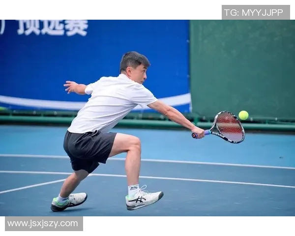 成都网球队逆袭之旅：选拔赛背后的奋斗与荣耀