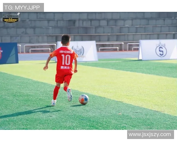 重庆足球队在全国锦标赛中的耐力表现分析与总结 重庆足球队在全国锦标赛中的耐力表现分析与总结